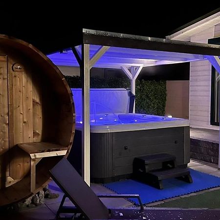 Chalet Buutengeweun, Met Luxe Jacuzzi En Tonsauna 신트 아날란트 외부 사진