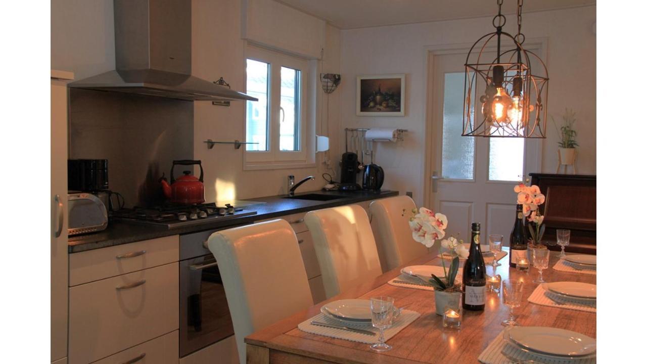 Chalet Buutengeweun, Met Luxe Jacuzzi En Tonsauna 신트 아날란트 외부 사진