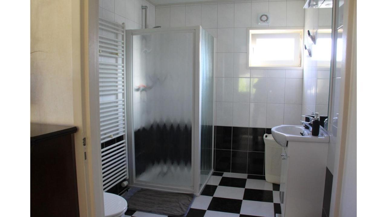 Chalet Buutengeweun, Met Luxe Jacuzzi En Tonsauna 신트 아날란트 외부 사진