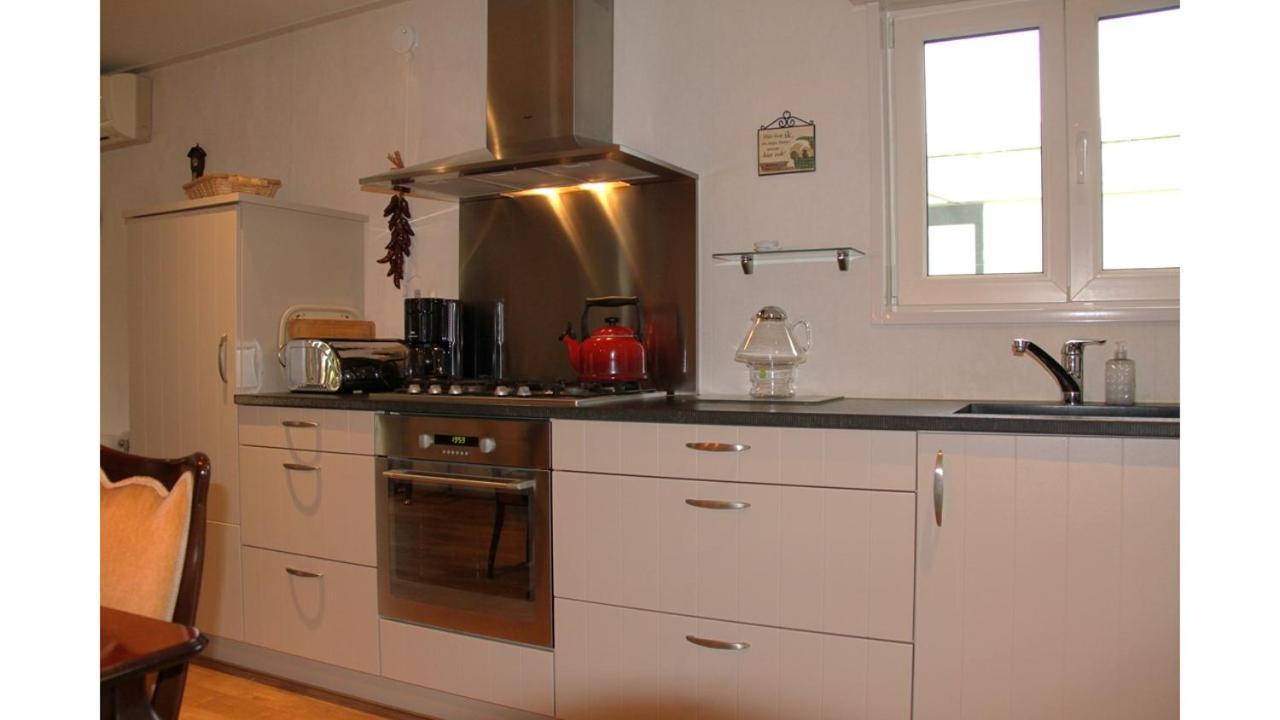 Chalet Buutengeweun, Met Luxe Jacuzzi En Tonsauna 신트 아날란트 외부 사진