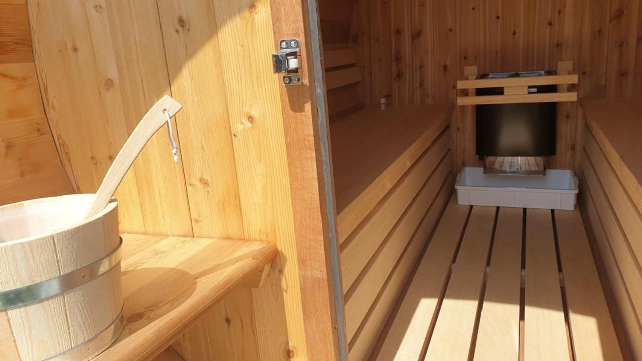 Chalet Buutengeweun, Met Luxe Jacuzzi En Tonsauna 신트 아날란트 외부 사진