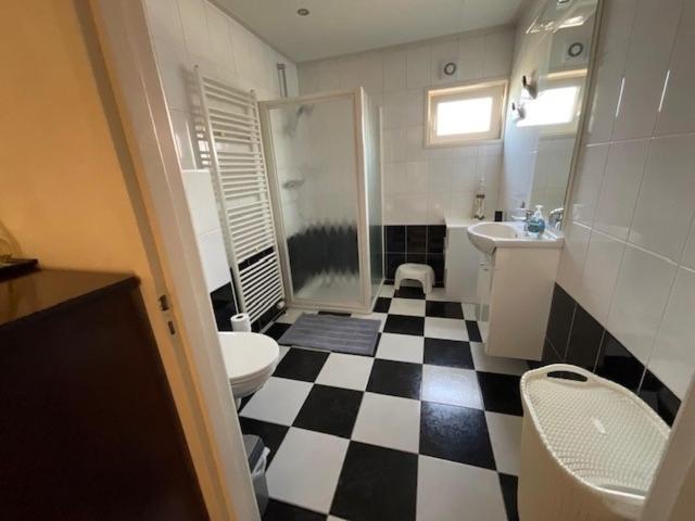 Chalet Buutengeweun, Met Luxe Jacuzzi En Tonsauna 신트 아날란트 외부 사진