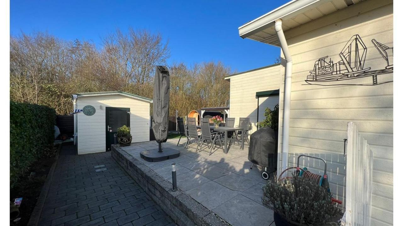 Chalet Buutengeweun, Met Luxe Jacuzzi En Tonsauna 신트 아날란트 외부 사진