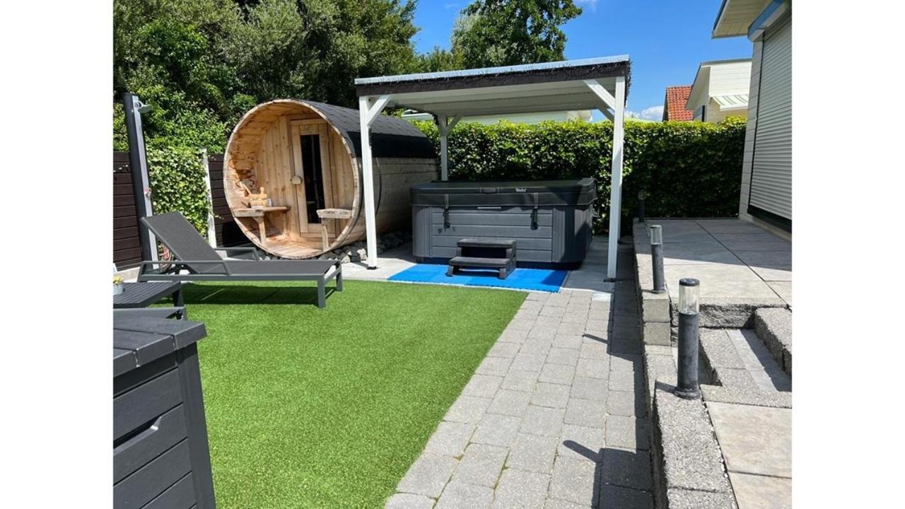 Chalet Buutengeweun, Met Luxe Jacuzzi En Tonsauna 신트 아날란트 외부 사진