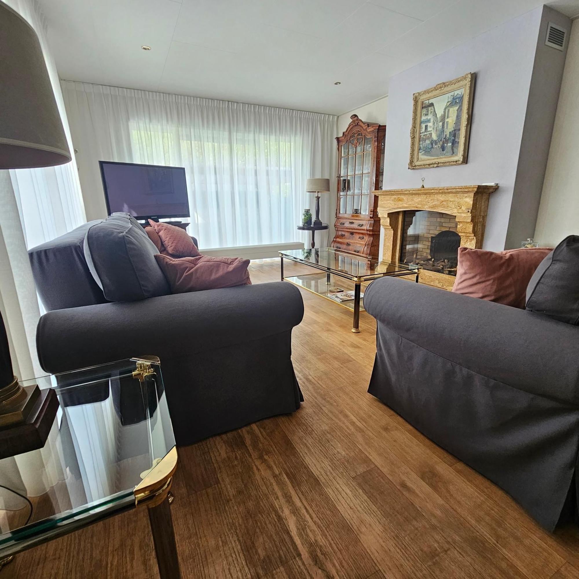 Chalet Buutengeweun, Met Luxe Jacuzzi En Tonsauna 신트 아날란트 외부 사진